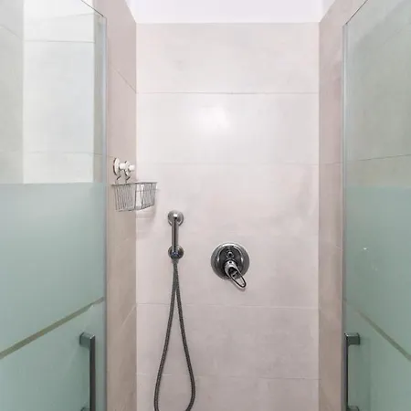 Center Stunning View Φάρο